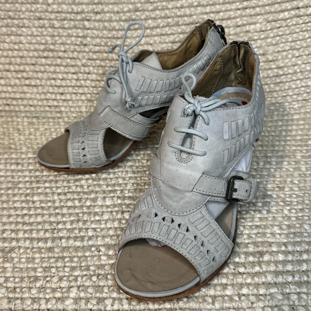 NWOT Area Forte Gray Lace-Up Sandals Chunky Stack Heel Italy sz 35.5